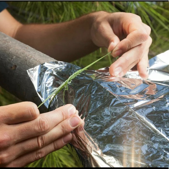 Mylar Survival Blanket Rescue Insulating Space Thermal Poncho Emergency - Picture 7 of 11